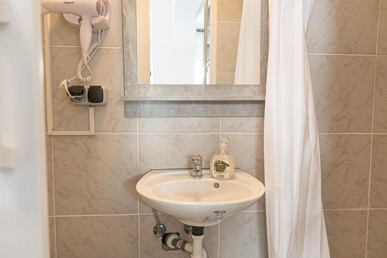 3 Standard Rooms Near Hauptbahnhof ウィーン エクステリア 写真
